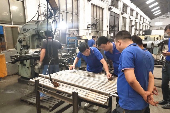 鄭州市神龍泵業(yè)有限公司每周對(duì)各個(gè)工序進(jìn)行質(zhì)量監(jiān)督檢驗(yàn)的現(xiàn)場。